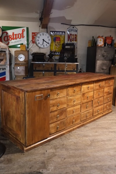 meuble de metier ancien en noyer comptoir de commerce